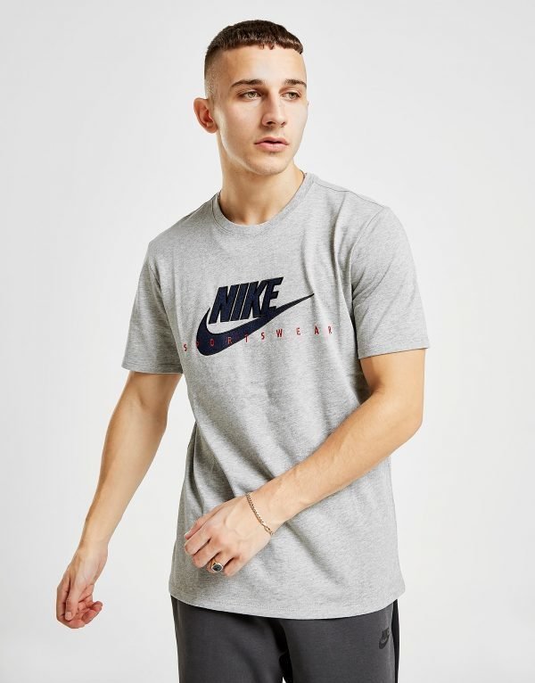 Nike Sportswear T-Paita Harmaa