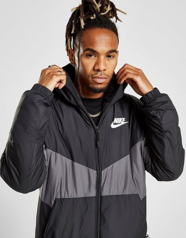 Nike Syth Breakout Jacket Musta