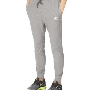 Nike Track & Field Slim Fit Collegehousut