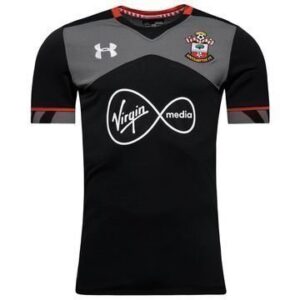 Southampton Vieraspaita 2016/17